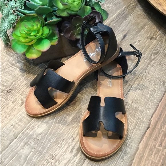 Haute Ellie Shoes - BETSY- Cut Out Strap Sandal